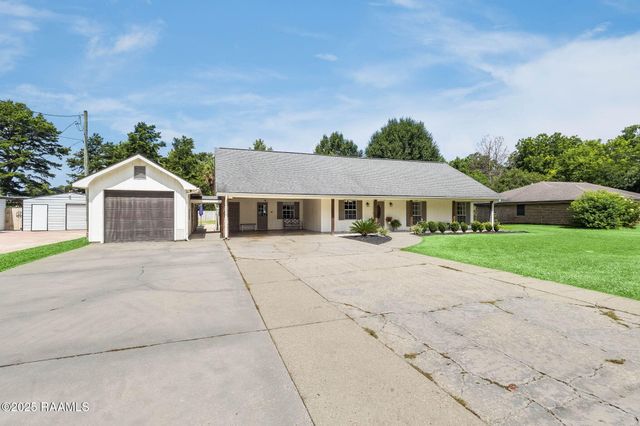 218 S Larriviere Road, Youngsville, LA 70592