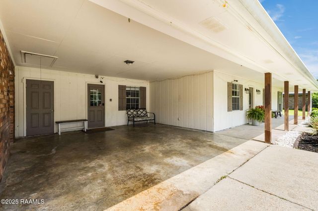 218 S Larriviere Road, Youngsville, LA 70592