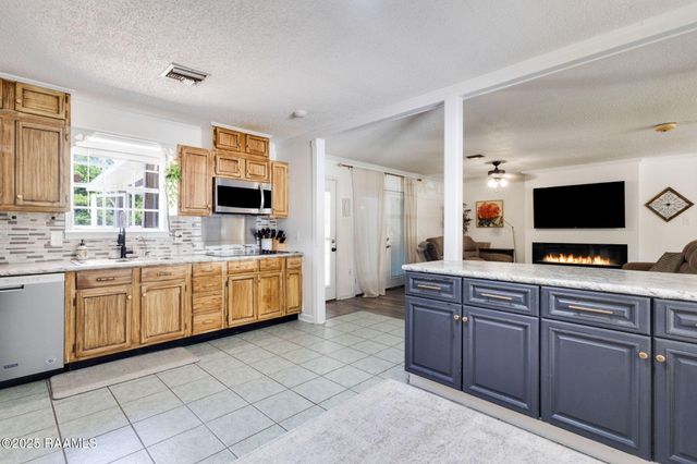218 S Larriviere Road, Youngsville, LA 70592