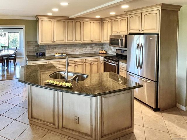 1282 Olive Ave, Fallbrook, CA 92028