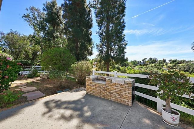 1282 Olive Ave, Fallbrook, CA 92028