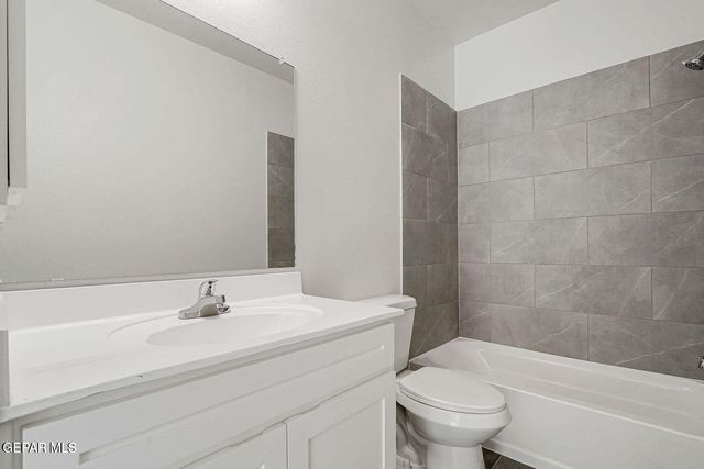 13147 Emerald Hills Avenue, Horizon City, TX 79928