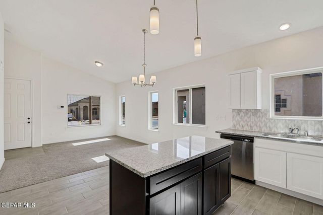 13147 Emerald Hills Avenue, Horizon City, TX 79928