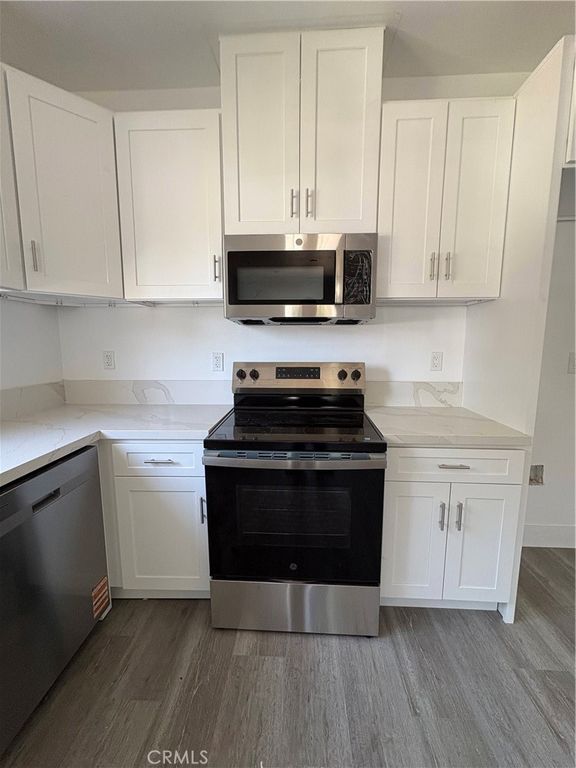 Image 3 of property listing at 240 W N, Colton, CA 92324