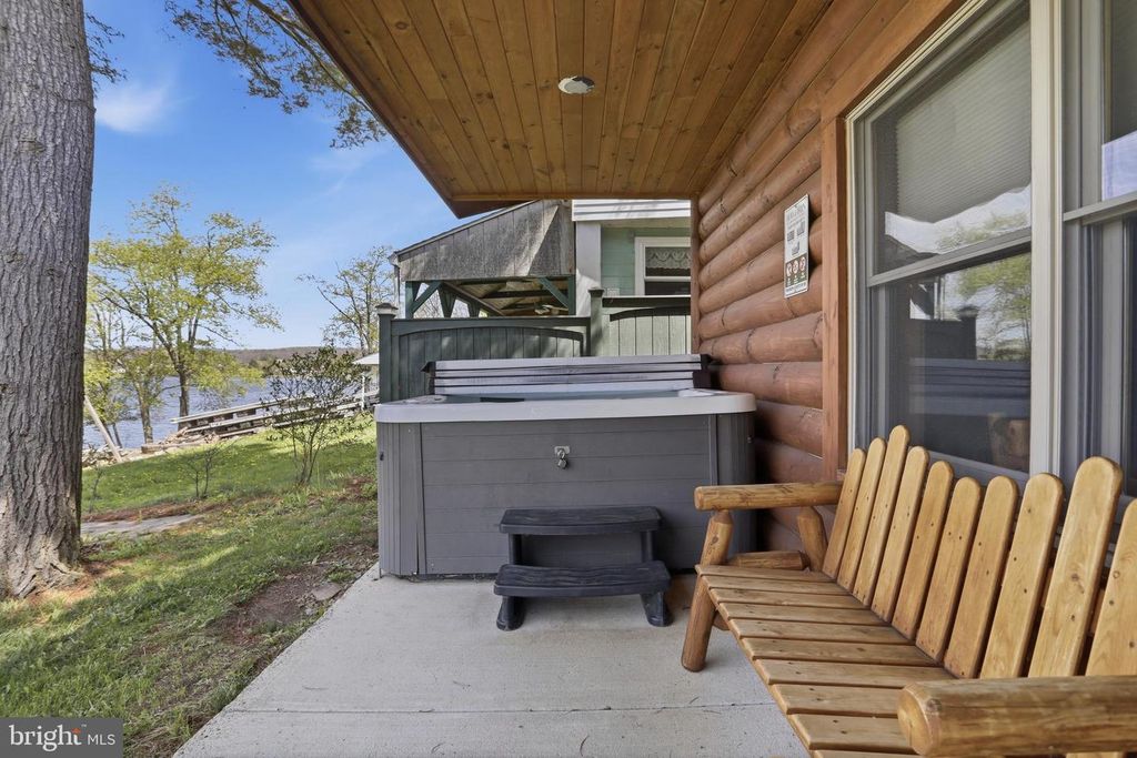 Image 14 of property listing at 38 LAKESIDE VILLAGE LANE, Mc Henry, MD 21541
