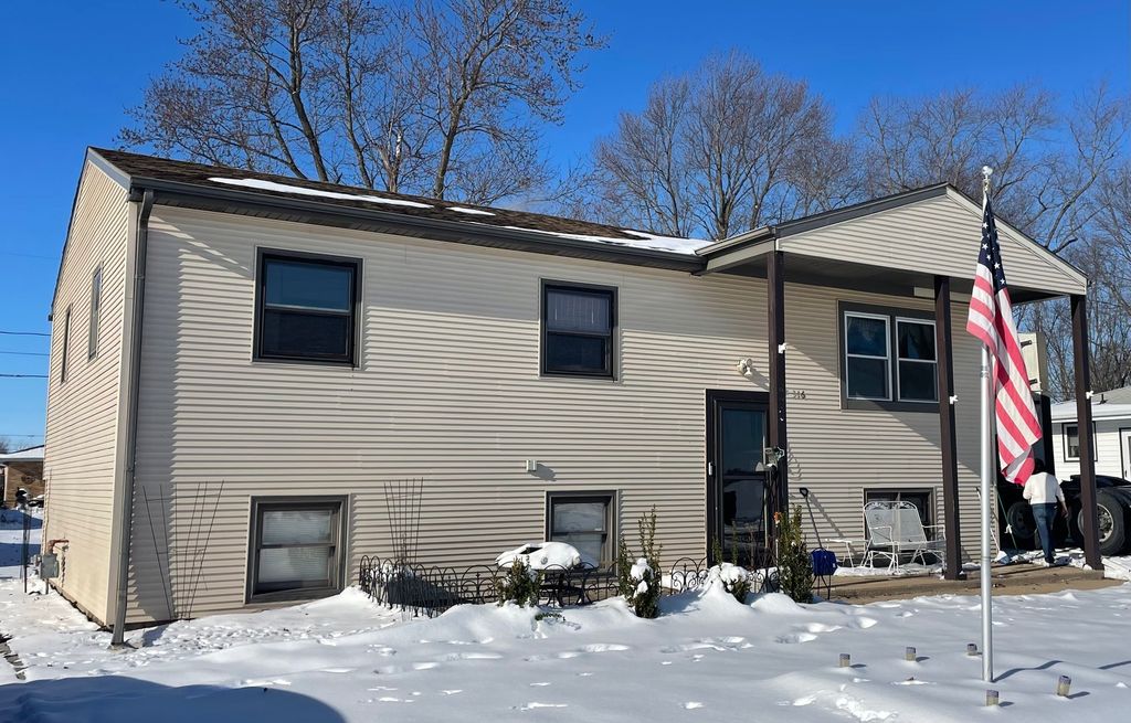 316 S 4000 west Road, Kankakee, IL 60901