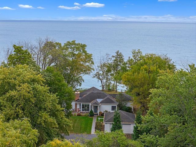 12430 N Lake Shore DRIVE, Mequon, WI 53092