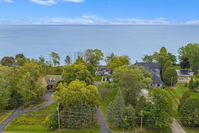 12430 N Lake Shore DRIVE, Mequon, WI 53092