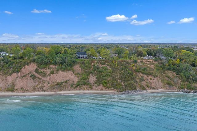 12430 N Lake Shore DRIVE, Mequon, WI 53092
