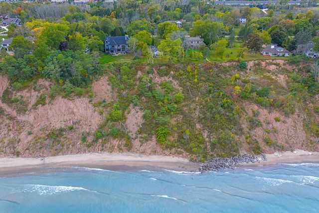 12430 N Lake Shore DRIVE, Mequon, WI 53092