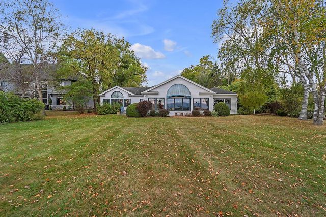 12430 N Lake Shore DRIVE, Mequon, WI 53092