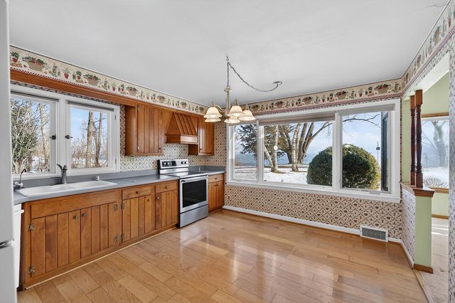 12430 N Lake Shore DRIVE, Mequon, WI 53092