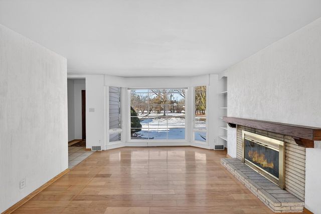 12430 N Lake Shore DRIVE, Mequon, WI 53092