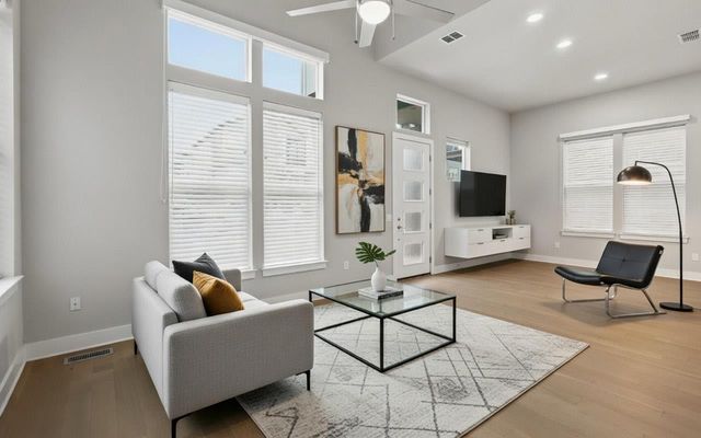 6104 Florencia LN, Austin, TX 78724