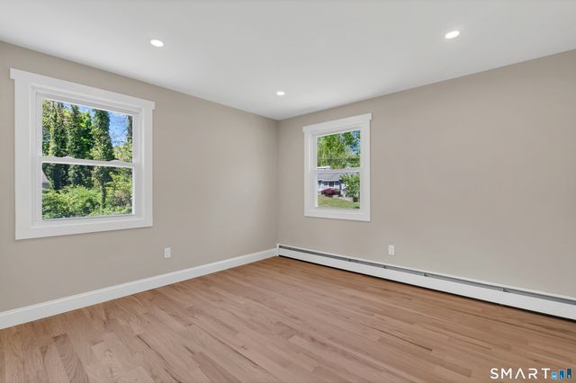 80 School House Road, Wallingford, CT 06492
