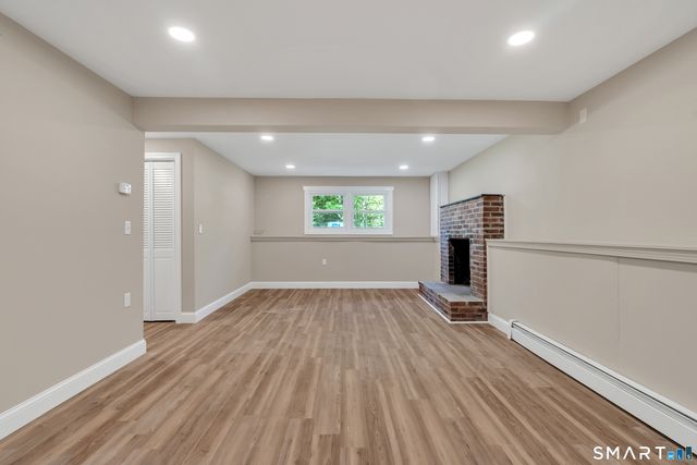 80 School House Road, Wallingford, CT 06492