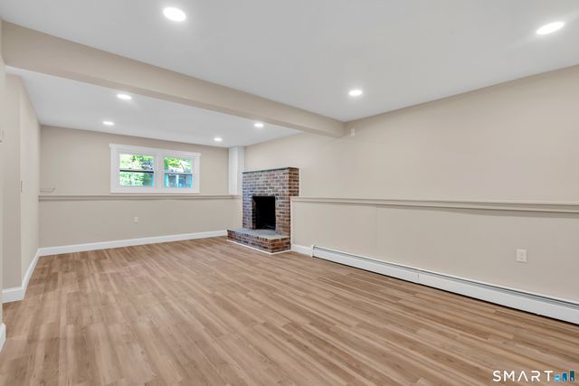 80 School House Road, Wallingford, CT 06492
