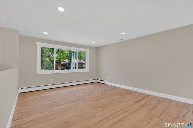 80 School House Road, Wallingford, CT 06492