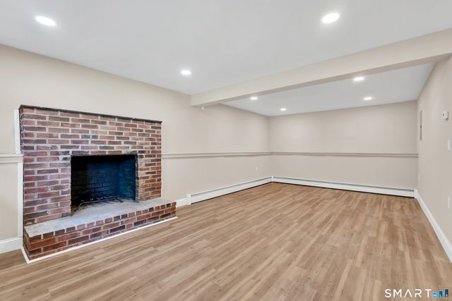 80 School House Road, Wallingford, CT 06492