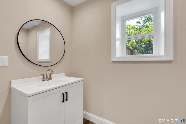 80 School House Road, Wallingford, CT 06492