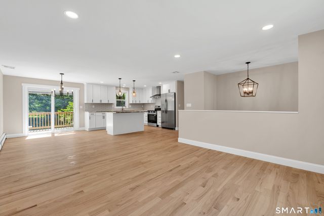 80 School House Road, Wallingford, CT 06492