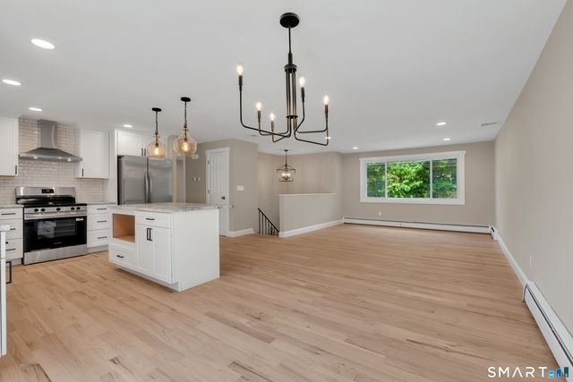 80 School House Road, Wallingford, CT 06492