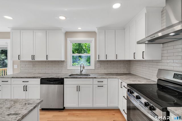 80 School House Road, Wallingford, CT 06492