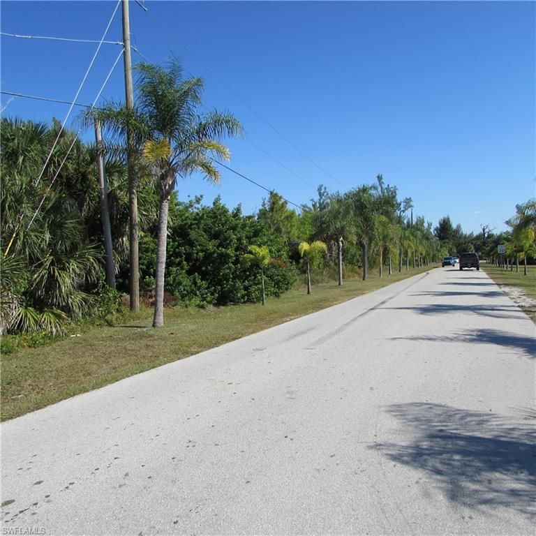 4072 Stringfellow RD, ST. JAMES CITY, FL 33956 — photo 3