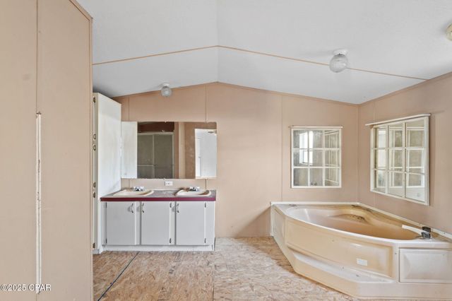 1697 Clayton Road, Chipley, FL 32428