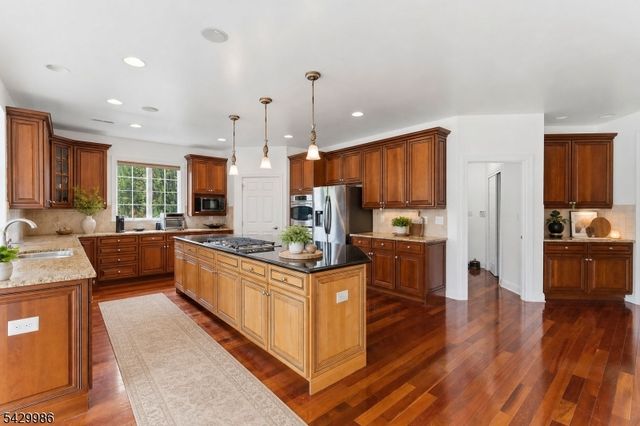 18 Todd St, Hillsborough Twp., NJ 08844