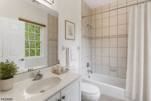 18 Todd St, Hillsborough Twp., NJ 08844