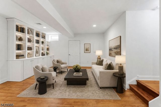 18 Todd St, Hillsborough Twp., NJ 08844