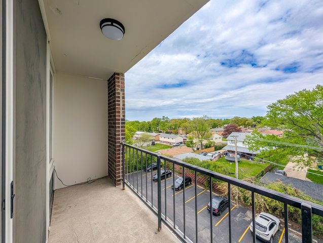 1043 S York Road 406, Bensenville, IL 60106