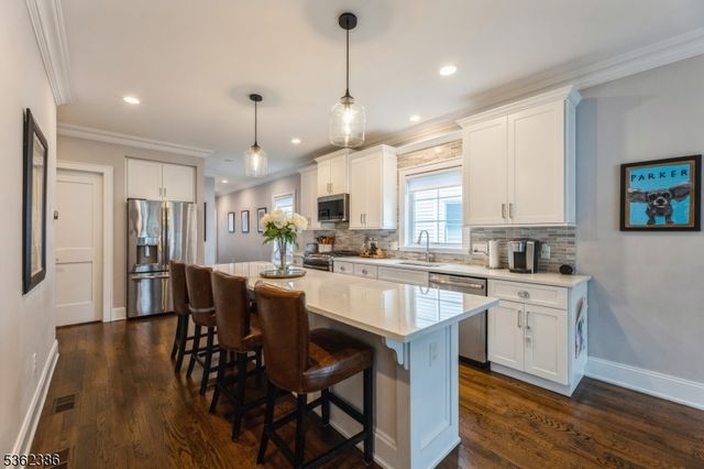 24 Gates Ave A, Summit City, NJ 07901