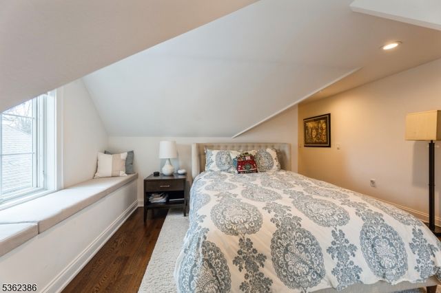 24 Gates Ave A, Summit City, NJ 07901