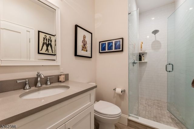 24 Gates Ave A, Summit City, NJ 07901