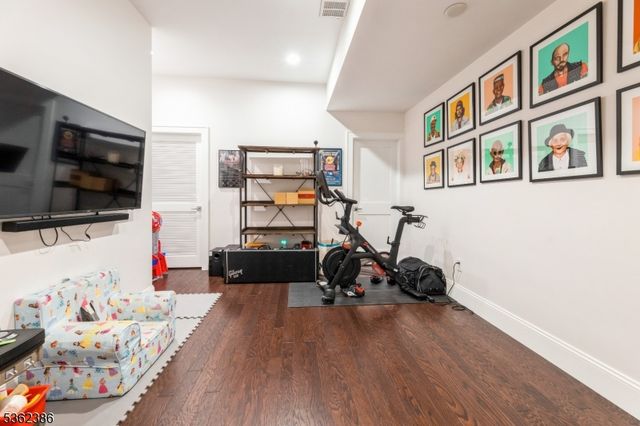 24 Gates Ave A, Summit City, NJ 07901