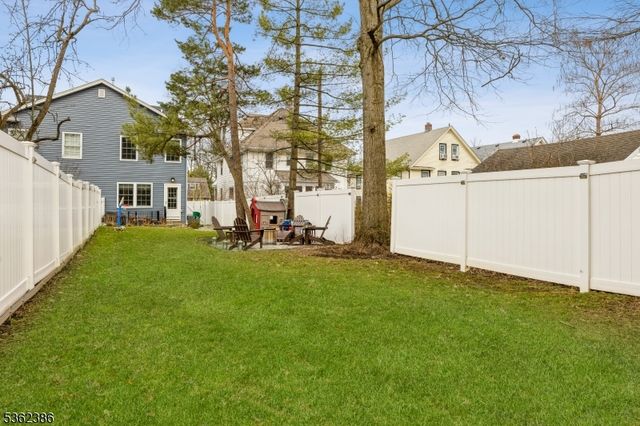 24 Gates Ave A, Summit City, NJ 07901