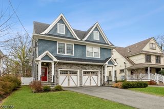 24 Gates Ave A, Summit City, NJ 07901