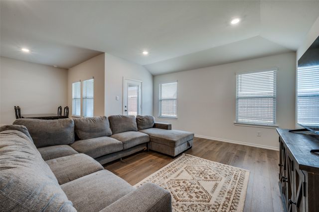 812 Primrose Lane, Pilot Point, TX 76258