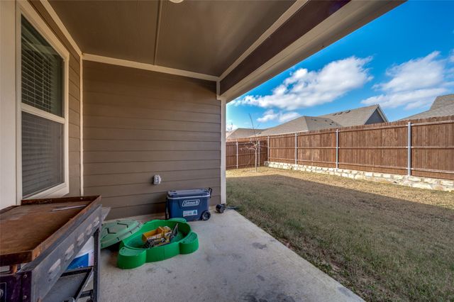 812 Primrose Lane, Pilot Point, TX 76258