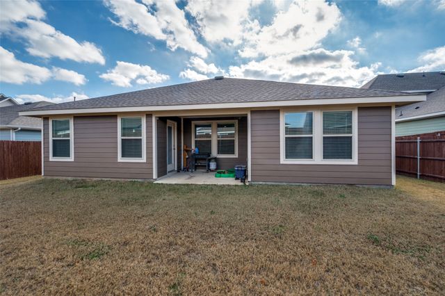 812 Primrose Lane, Pilot Point, TX 76258