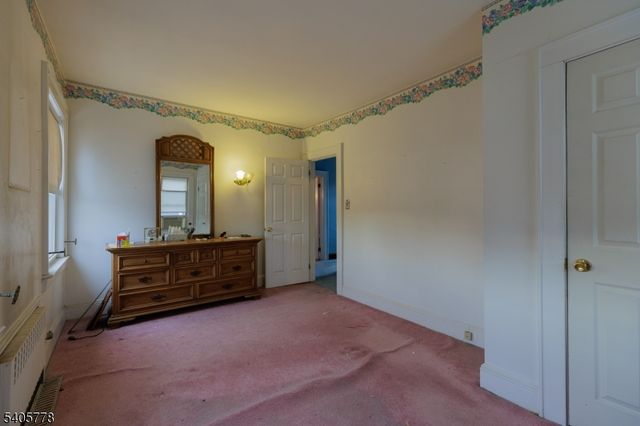 142 W Gibbons St, Linden City, NJ 07036