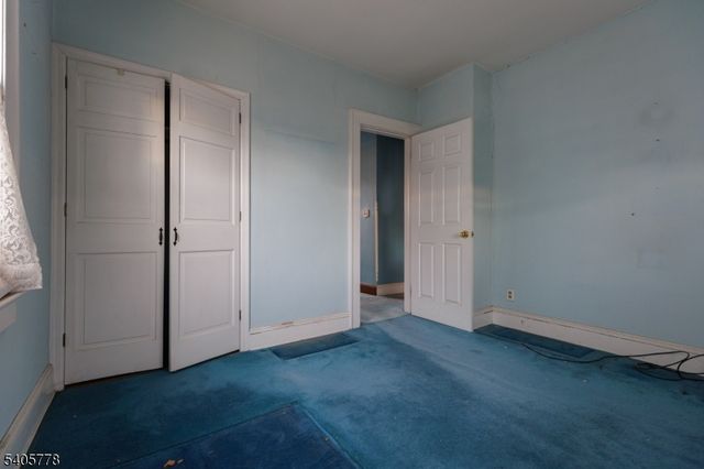 142 W Gibbons St, Linden City, NJ 07036