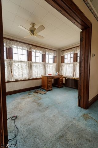 142 W Gibbons St, Linden City, NJ 07036