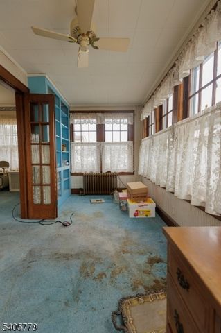 142 W Gibbons St, Linden City, NJ 07036