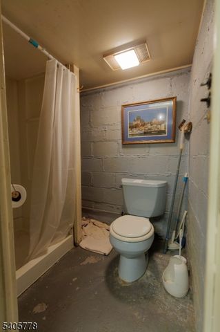 142 W Gibbons St, Linden City, NJ 07036