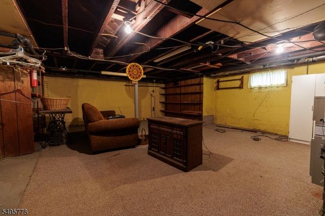 142 W Gibbons St, Linden City, NJ 07036