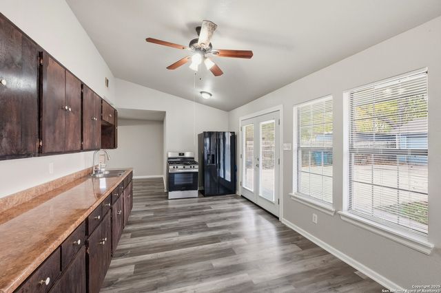 411 W Vestal, San Antonio, TX 78221