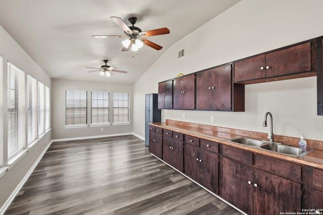 411 W Vestal, San Antonio, TX 78221